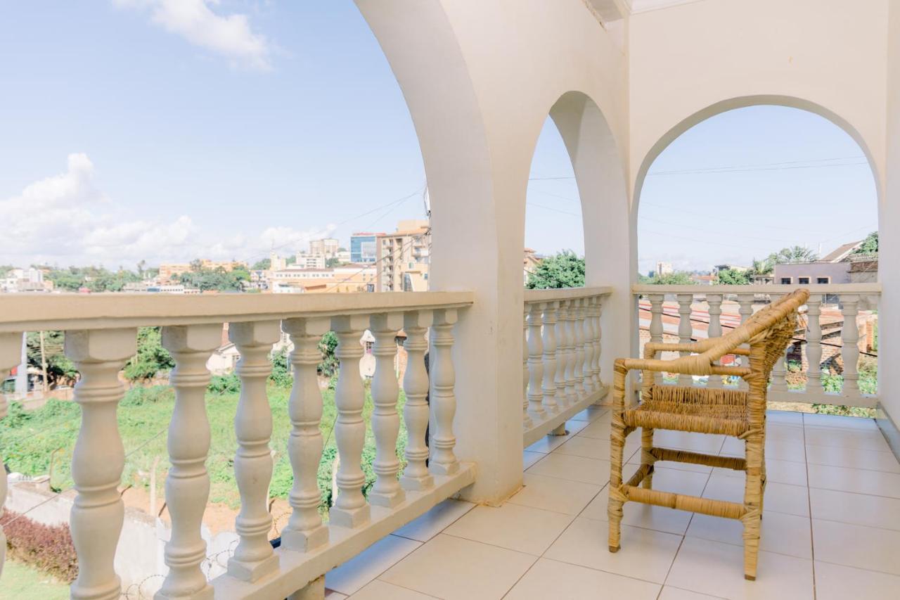 Luxury Acacia Villa With Kampala'S Best View Екстер'єр фото